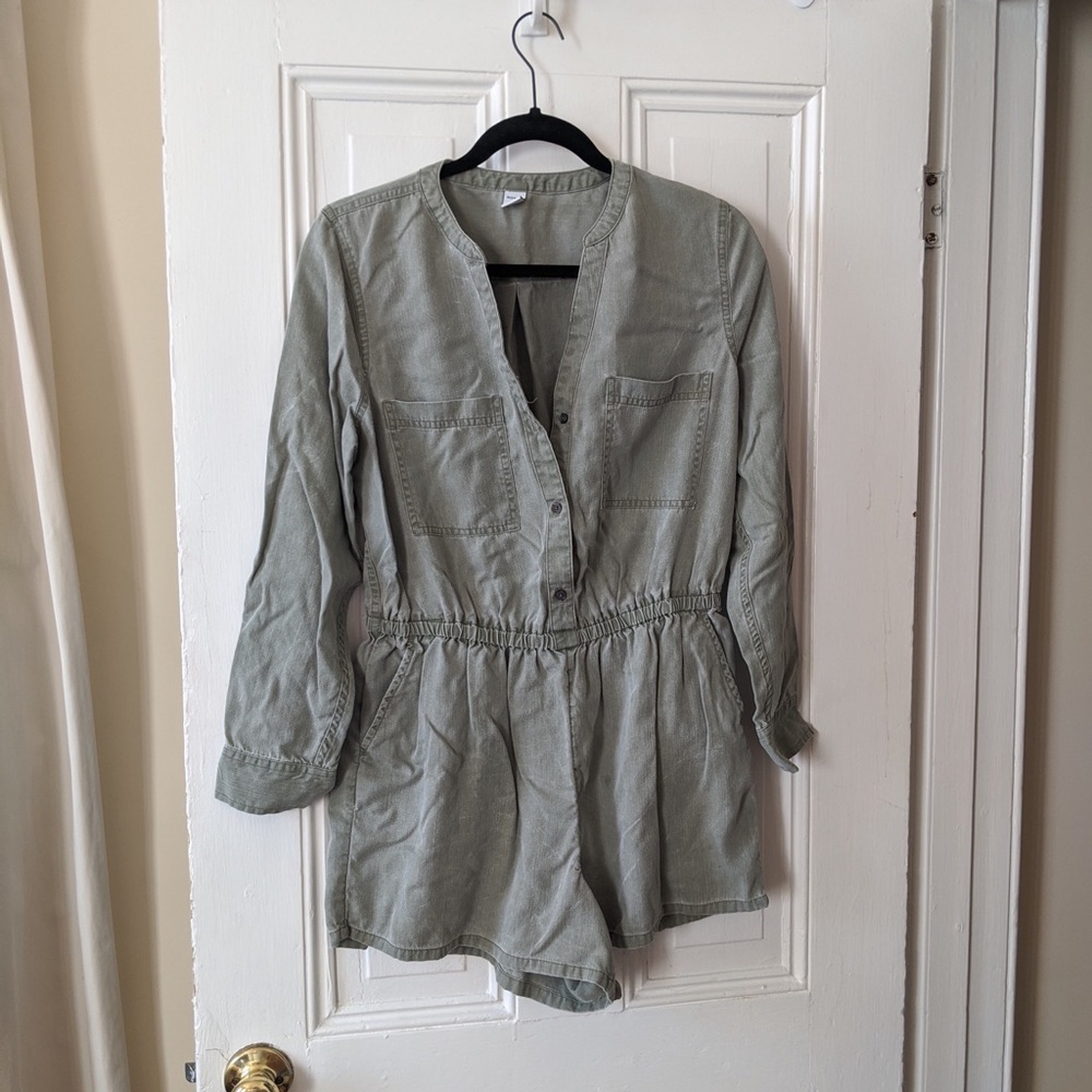 Green long sleeved romper